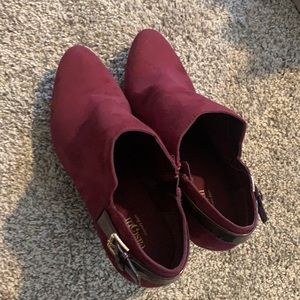 Maroon booties